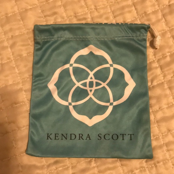 Kendra Scott Rayne necklace - Picture 4 of 4